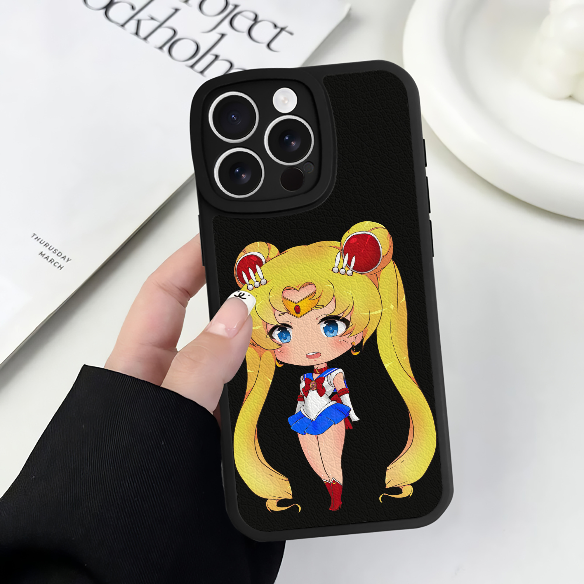 （画像用） 美少女戦士セーラームーン 月野 うさぎ つきの うさぎ Sailor Moon Tsukino Usagi 【iPhone 16シリーズ対応】シリコンスマホケース（レザー調） 材質：シリコン